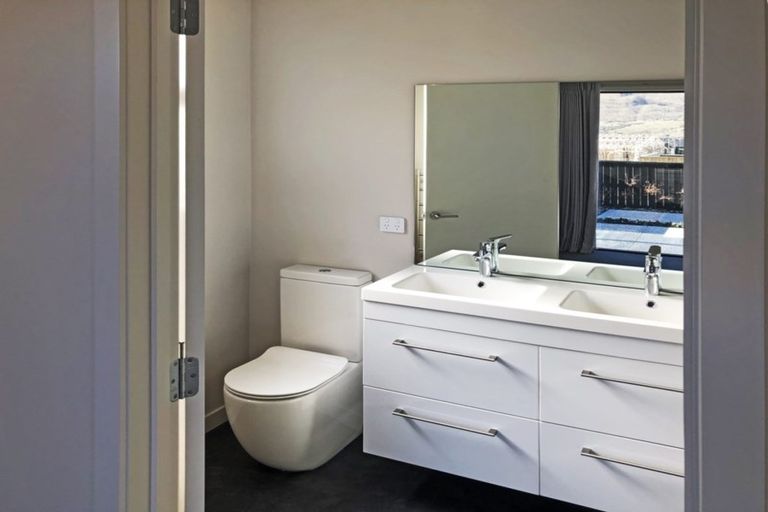 Photo of property in 15 Bannister Street, Jacks Point, Queenstown, 9371