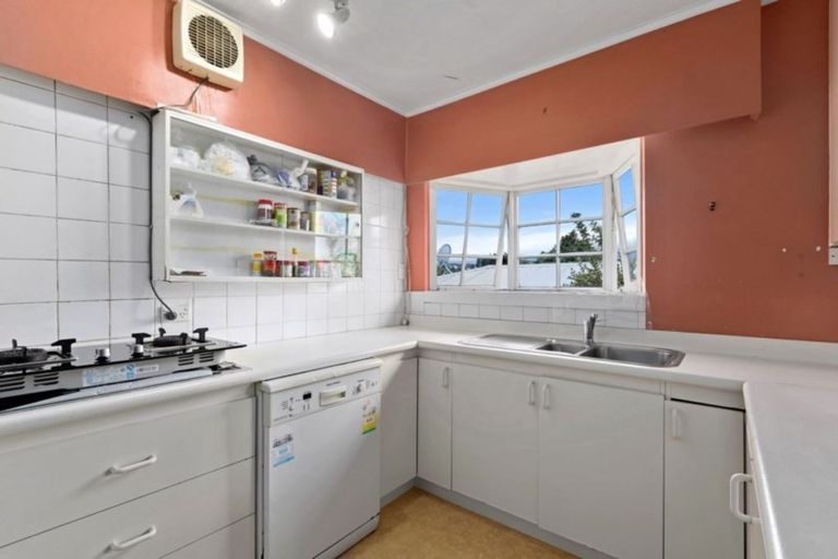 Photo of property in 5 Tiber Road, Forrest Hill, Auckland, 0620