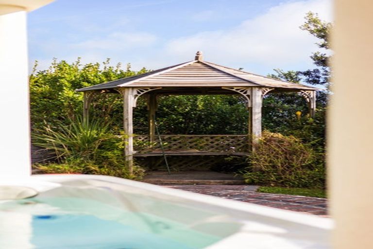 Photo of property in 6 Iona Place, Papakowhai, Porirua, 5024