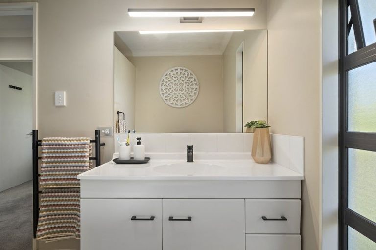 Photo of property in 2 Birchwood Lane, Hilltop, Taupo, 3330