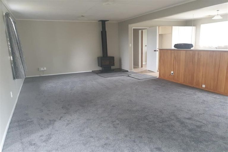 Photo of property in 10 Colenso Place, Otaki Beach, Otaki, 5512