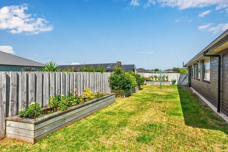 Photo of property in 77 Kotuku Drive, Paraparaumu Beach, Paraparaumu, 5032