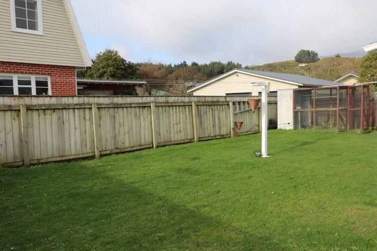Photo of property in 2/7 Cederholm Grove, Brown Owl, Upper Hutt, 5018