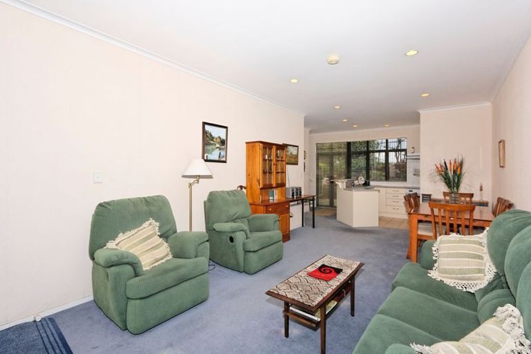 Photo of property in Tuscany Towers, 3/1 Ambrico Place, New Lynn, Auckland, 0600