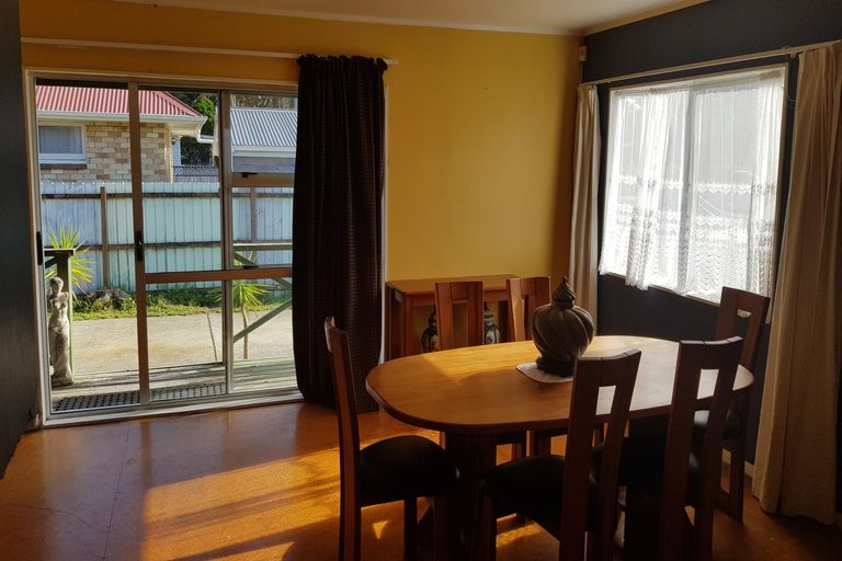 Photo of property in 2/2 Princess Street, Takanini, 2112