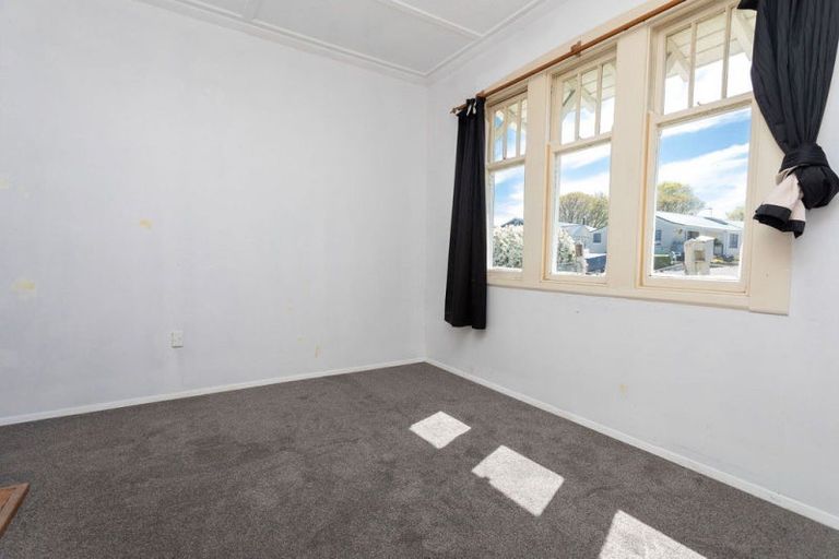 Photo of property in 10 Tennyson Street, Dannevirke, 4930