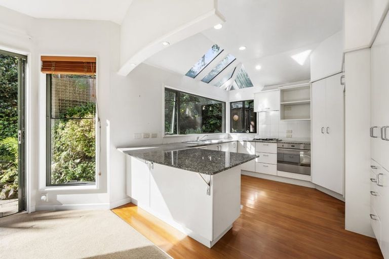 Photo of property in 31 Jubilee Avenue, Devonport, Auckland, 0624