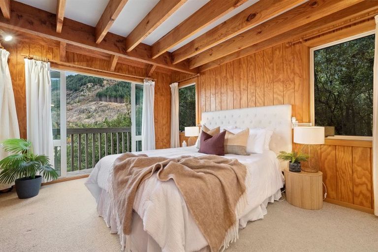 Photo of property in 32b Mackinnon Terrace, Sunshine Bay, Queenstown, 9300