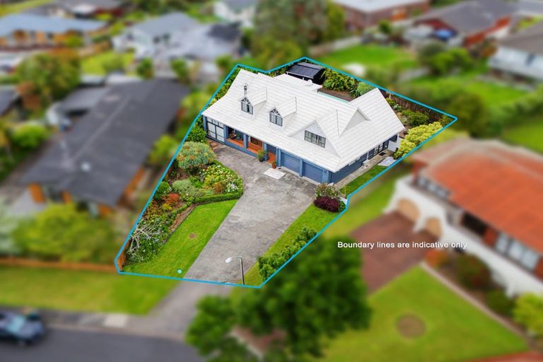 Photo of property in 5 Tatyana Place, Massey, Auckland, 0614