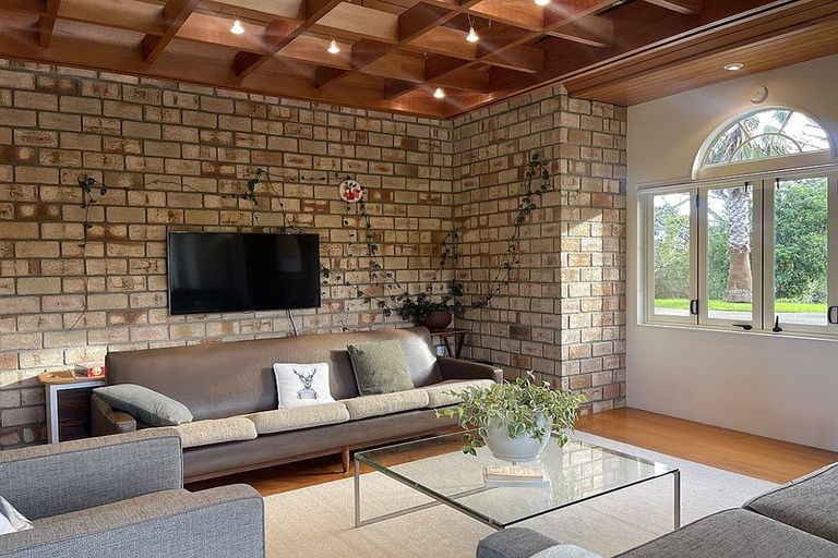 Photo of property in 124 Vaughans Road, Long Bay, Albany, 0792