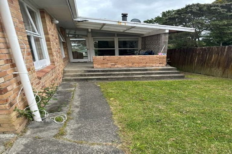 Photo of property in 81 Edmonton Road, Henderson, Auckland, 0612