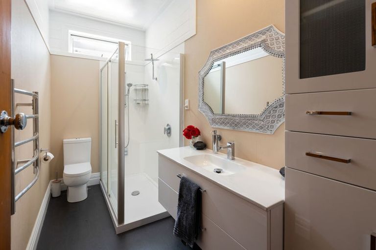 Photo of property in 104 Forest Lake Road, Forest Lake, Hamilton, 3200