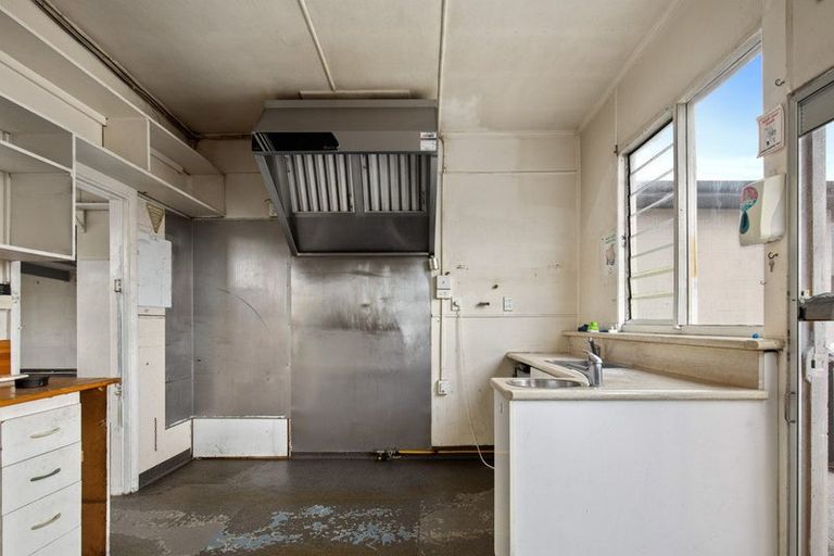 Photo of property in Terrace Stores, 29 Royal Terrace, Alexandra, 9320