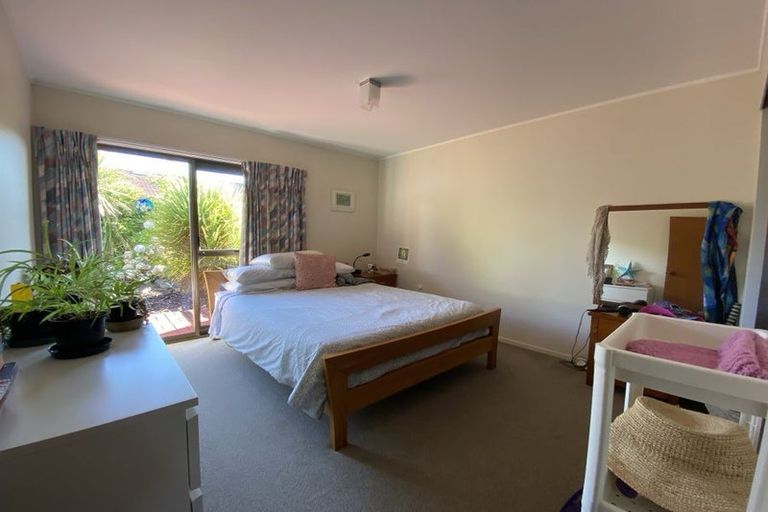 Photo of property in 2/76 Wellington Street, Howick, Auckland, 2014