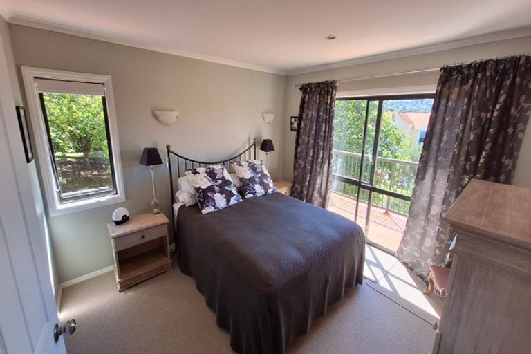 Photo of property in 44 Parkwood Crescent, Gulf Harbour, Whangaparaoa, 0930