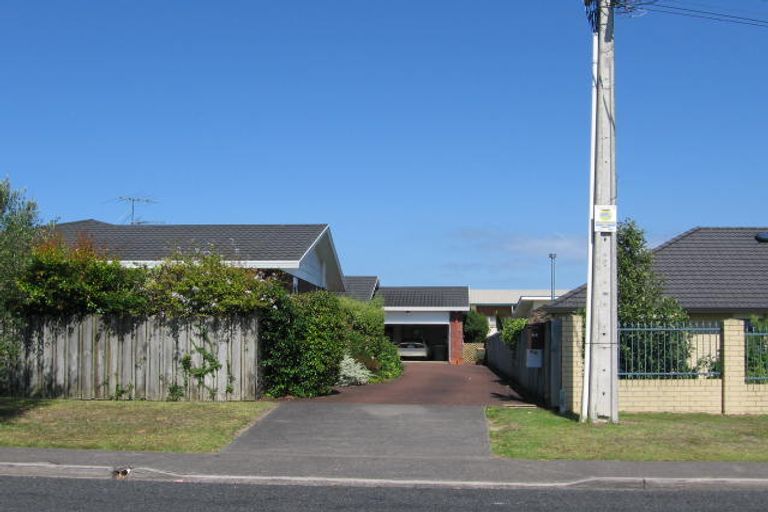 Photo of property in 1/2 County Road, Torbay, Auckland, 0630