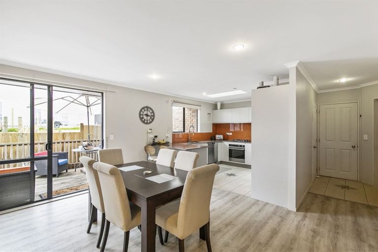 Photo of property in 13a Pax Avenue, Forrest Hill, Auckland, 0620