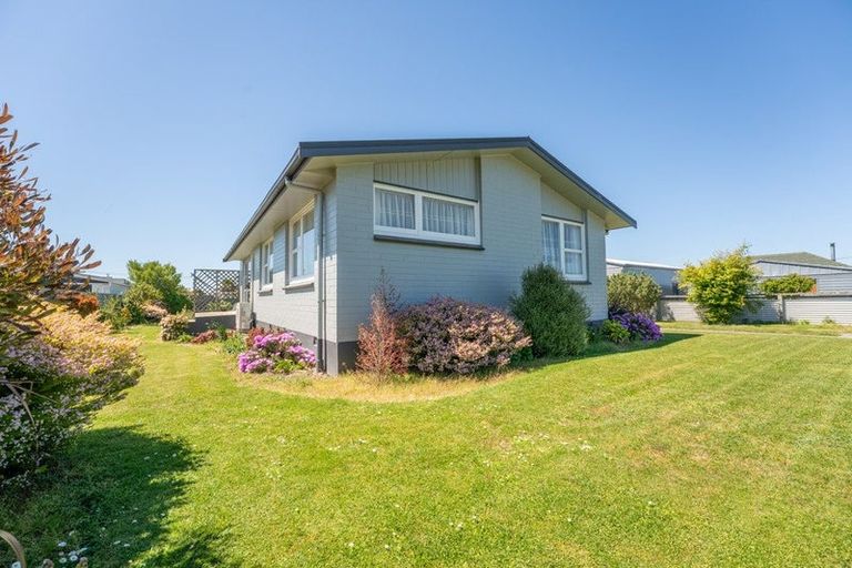 Photo of property in 2 Balmoral Street, Waimate, 7924
