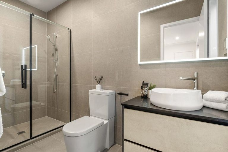 Photo of property in 5 Kina Place, Long Bay, Auckland, 0630