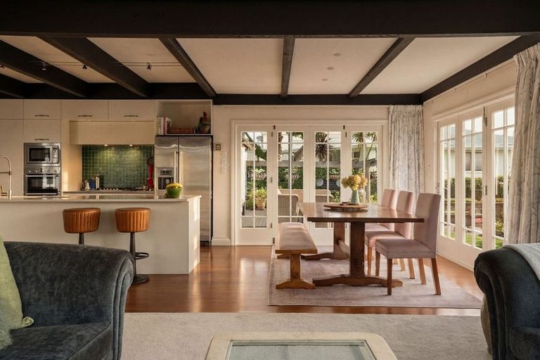 Photo of property in 16 Hinewa Road, Otumoetai, Tauranga, 3110