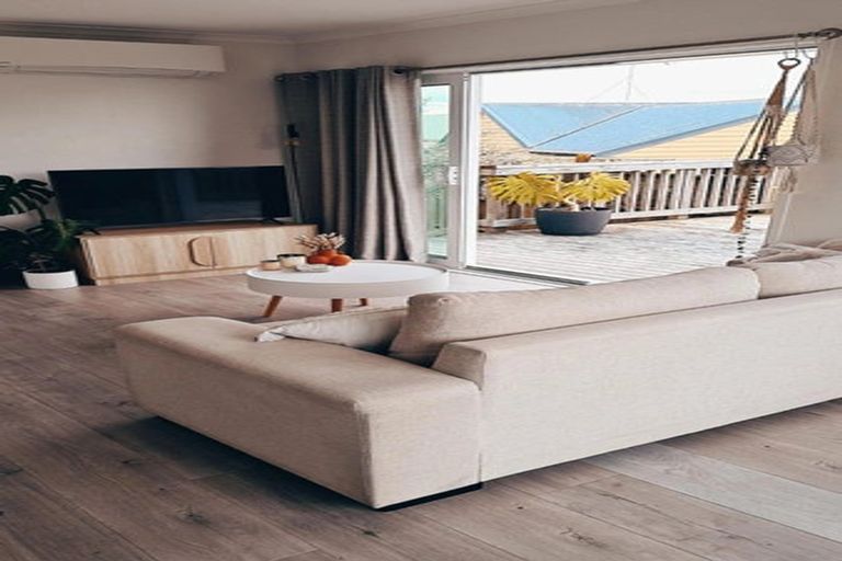 Photo of property in 10 Fordham Street, Beach Haven, Auckland, 0626