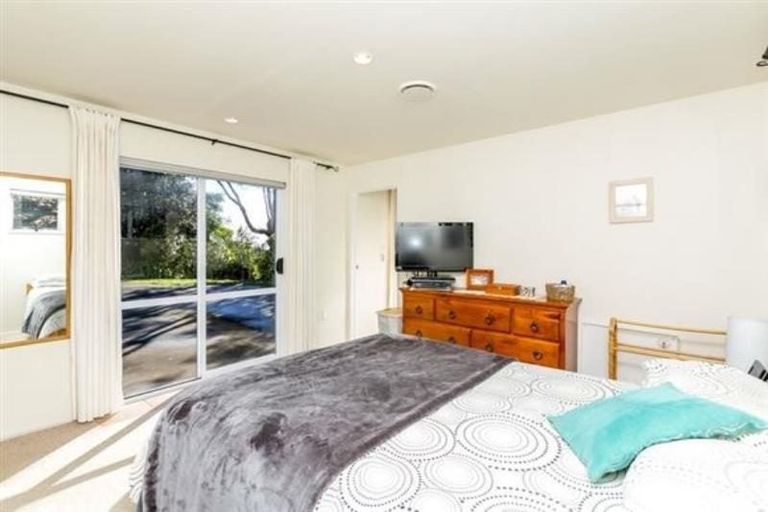 Photo of property in 43 Turakina Street, Merrilands, New Plymouth, 4312