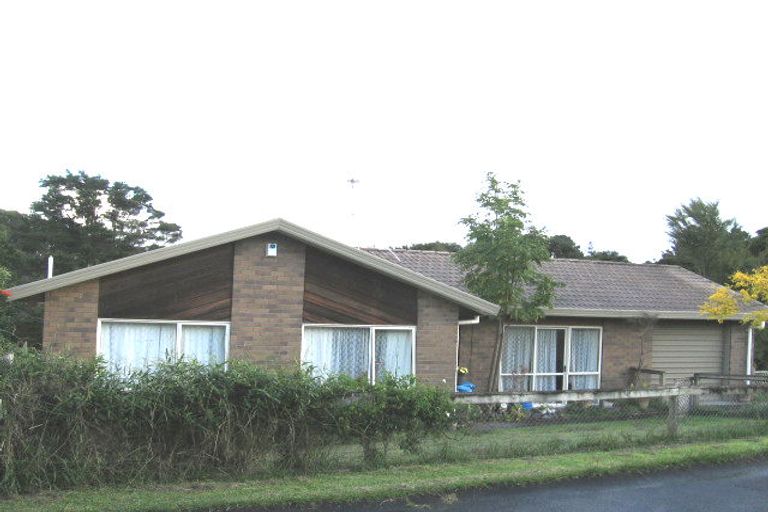 Photo of property in 13 Jacinta Grove, Swanson, Auckland, 0612