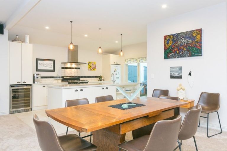 Photo of property in 18 Record Street, Fitzroy, New Plymouth, 4312