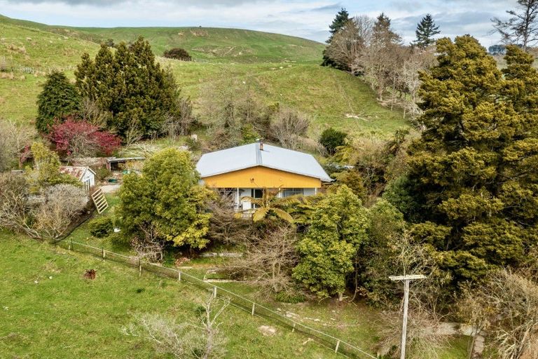 Photo of property in 19 Gordon Terrace, Hunterville, 4730