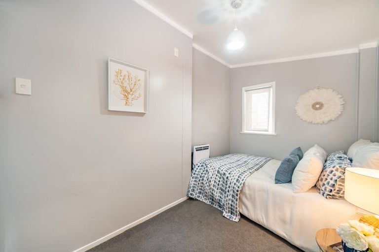 Photo of property in 26 Queens Drive, Kilbirnie, Wellington, 6022