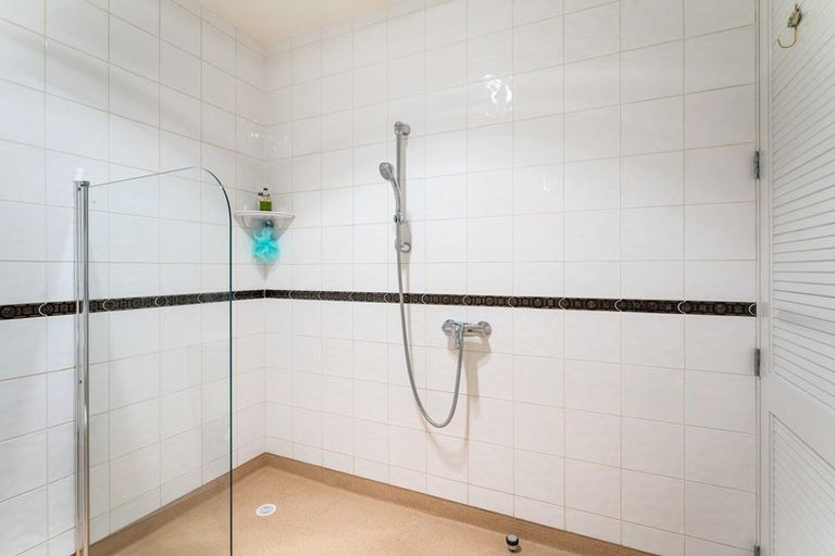 Photo of property in 108 Pinehaven Road, Pinehaven, Upper Hutt, 5019