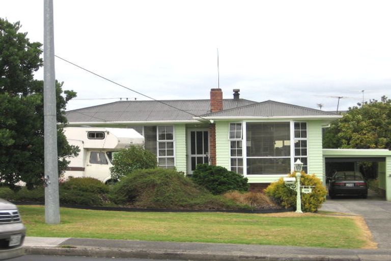 Photo of property in 276 Glenfield Road, Glenfield, Auckland, 0629