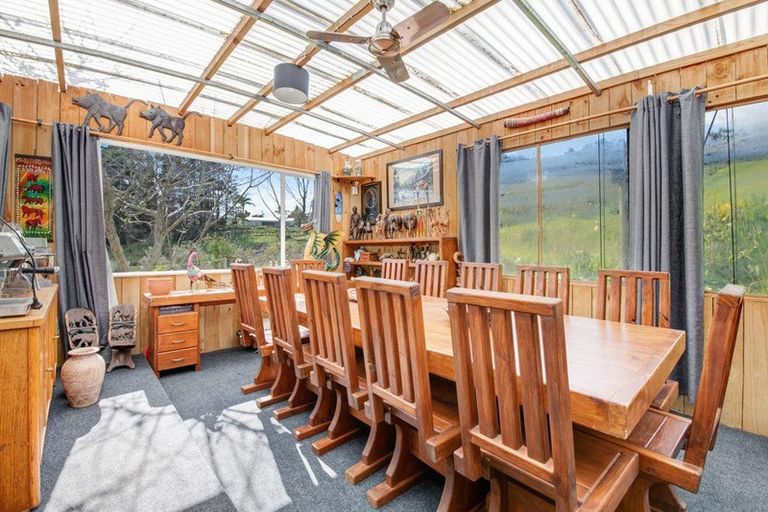 Photo of property in 207 Mangakura Road, Helensville, 0875