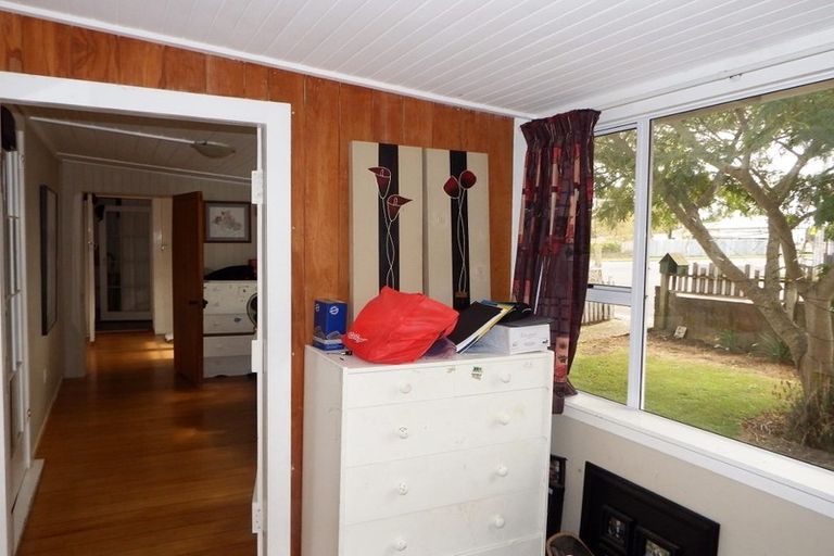 Photo of property in 25 Hunia Street, Marton, 4710