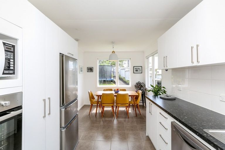 Photo of property in 22 Stuart Place, Blagdon, New Plymouth, 4310
