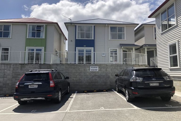 Photo of property in 4/21 Luxford Street, Berhampore, Wellington, 6023