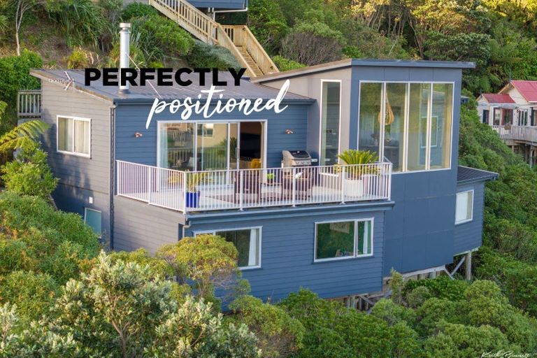 Photo of property in 4 Singers Road, Korokoro, Lower Hutt, 5012