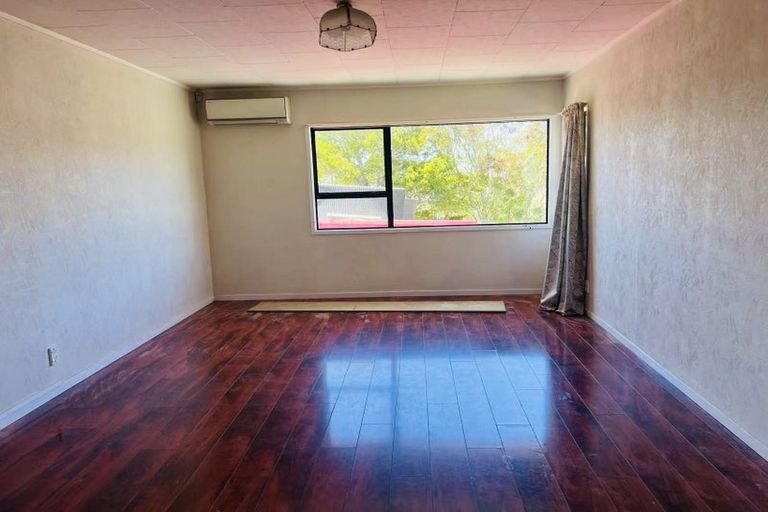 Photo of property in 5 Caribbean Drive, Unsworth Heights, Auckland, 0632