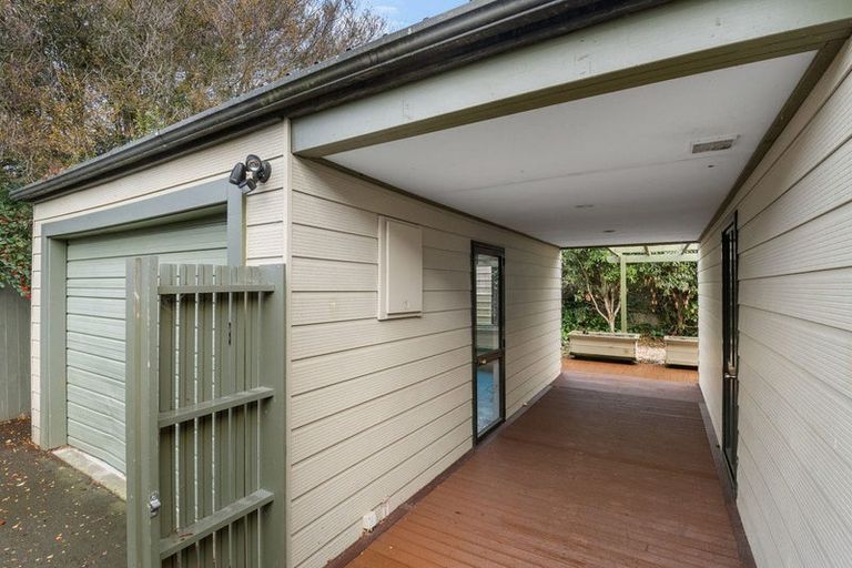 Photo of property in 2/9 Braemar Place, Avonside, Christchurch, 8061