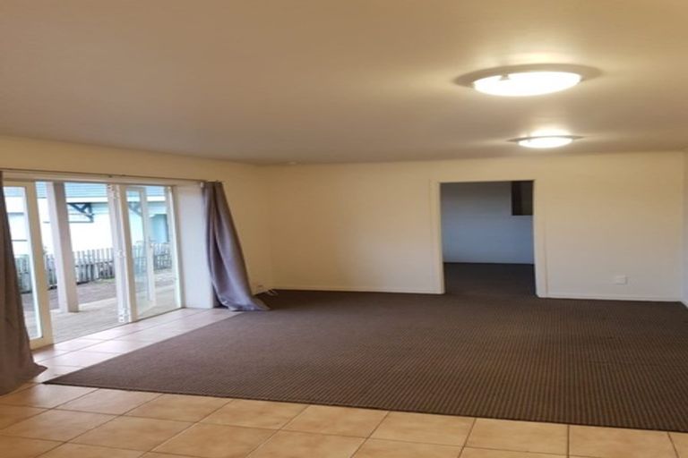 Photo of property in 27a Enfield Road, Hospital Hill, Napier, 4110