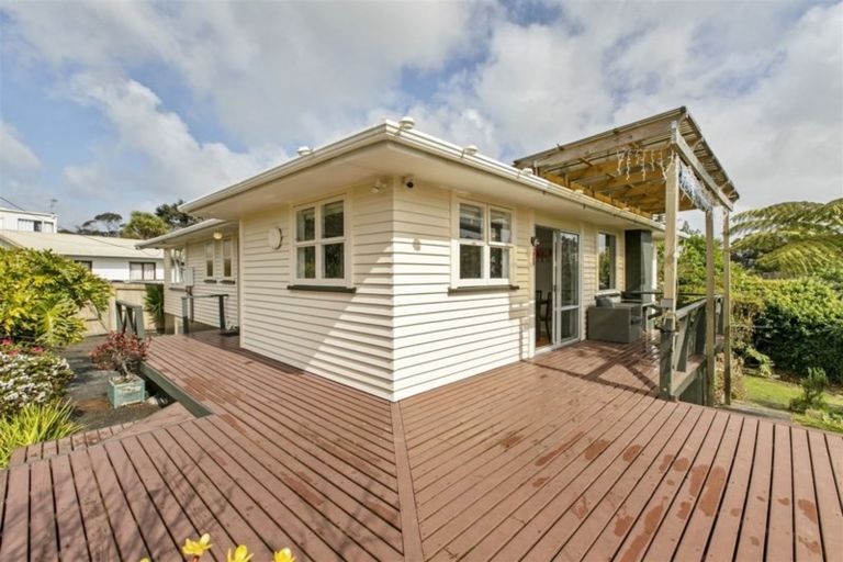 Photo of property in 2/300 Rangatira Road, Beach Haven, Auckland, 0626