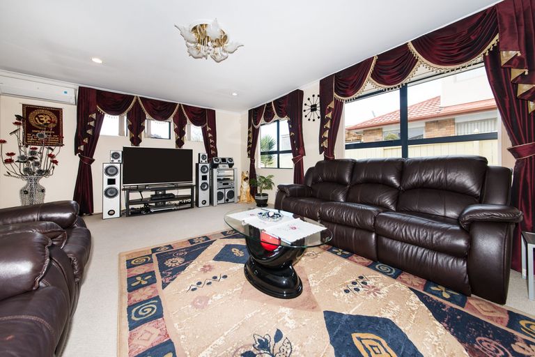 Photo of property in 4a School Road, Te Atatu South, Auckland, 0610