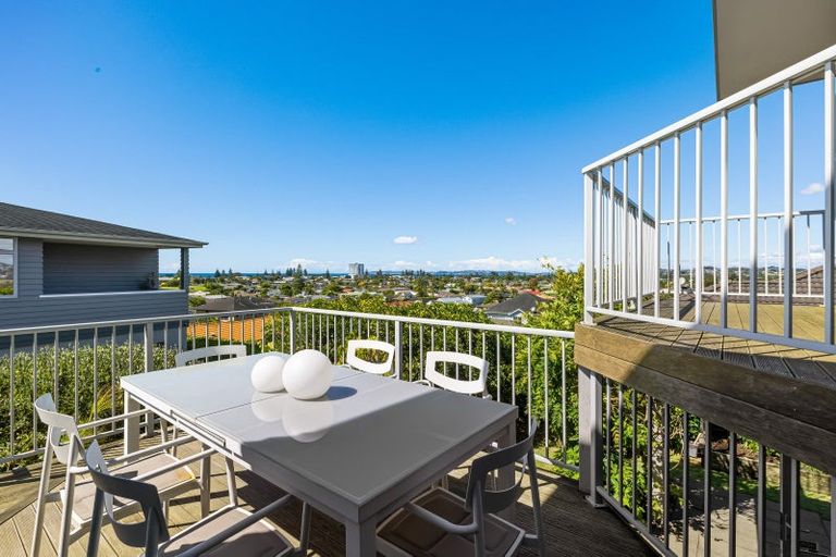 Photo of property in 60 Chesterfield Way, Orewa, 0931