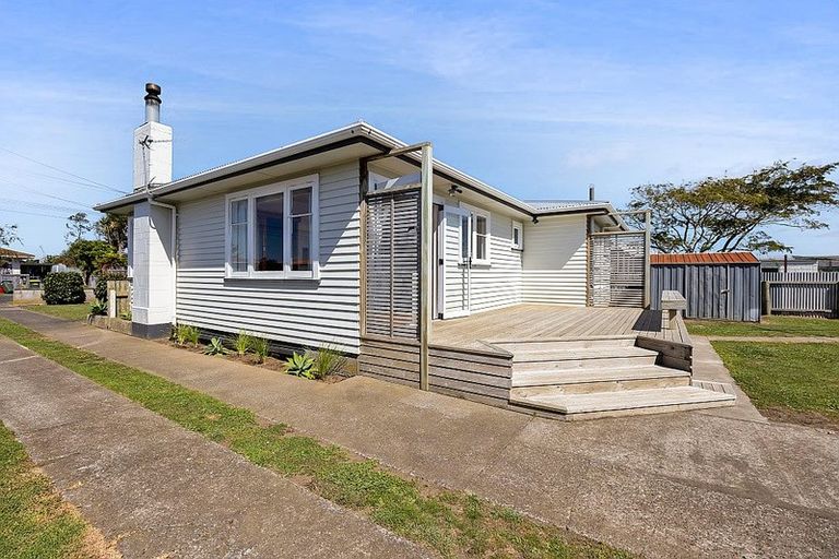 Photo of property in 8 Pacey Avenue, Hawera, 4610