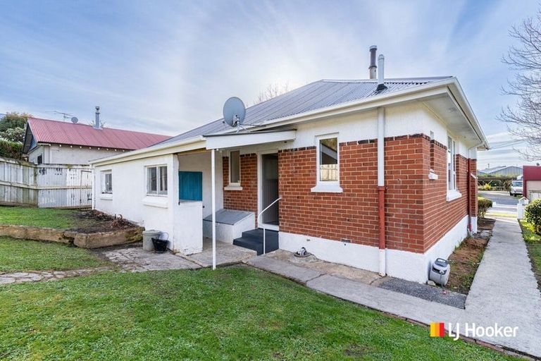 Photo of property in 1 Glenross Street, Glenross, Dunedin, 9011