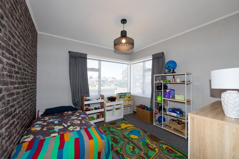 Photo of property in 4 Wycliffe Street, Onekawa, Napier, 4110