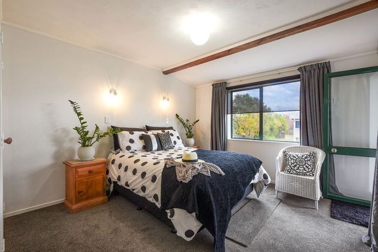 Photo of property in 17 Glenfield Road, Owhata, Rotorua, 3010