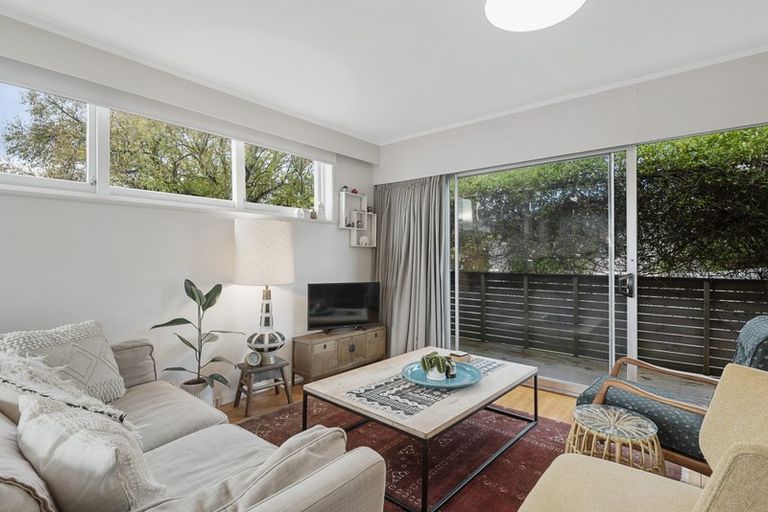 Photo of property in 4/20 Penning Road, Castor Bay, Auckland, 0620