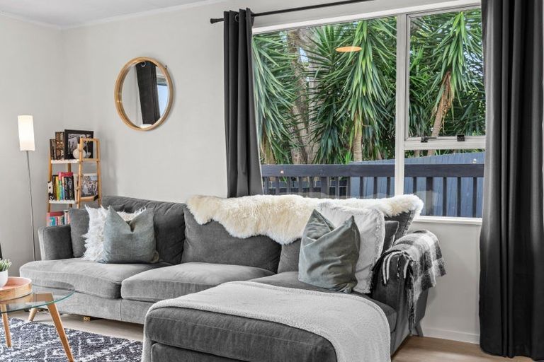 Photo of property in 1/63 Rosier Road, Glen Eden, Auckland, 0602