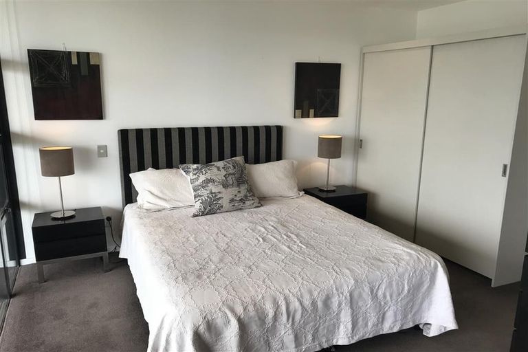 Photo of property in 303/7 Humber Street, Pandora, Napier, 4110